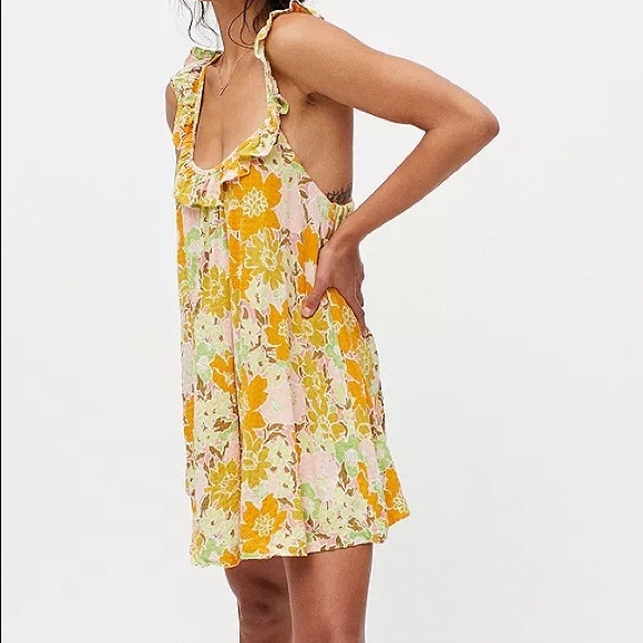 UO Ruffled Floral Mini Sundress - Picture 4 of 4